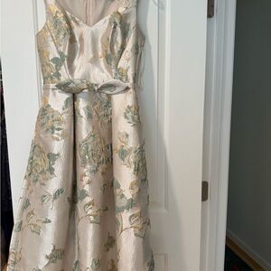 MAKE ME AN OFFER MOVING SALE EVERYTHING MUST GO:m Carmen Marc Valvo Dress